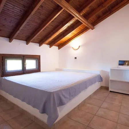 Wonderful With Huge Yard, At Potamos Beach Villa Epanomi