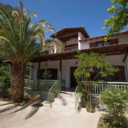 Wonderful With Huge Yard, At Potamos 埃帕诺米